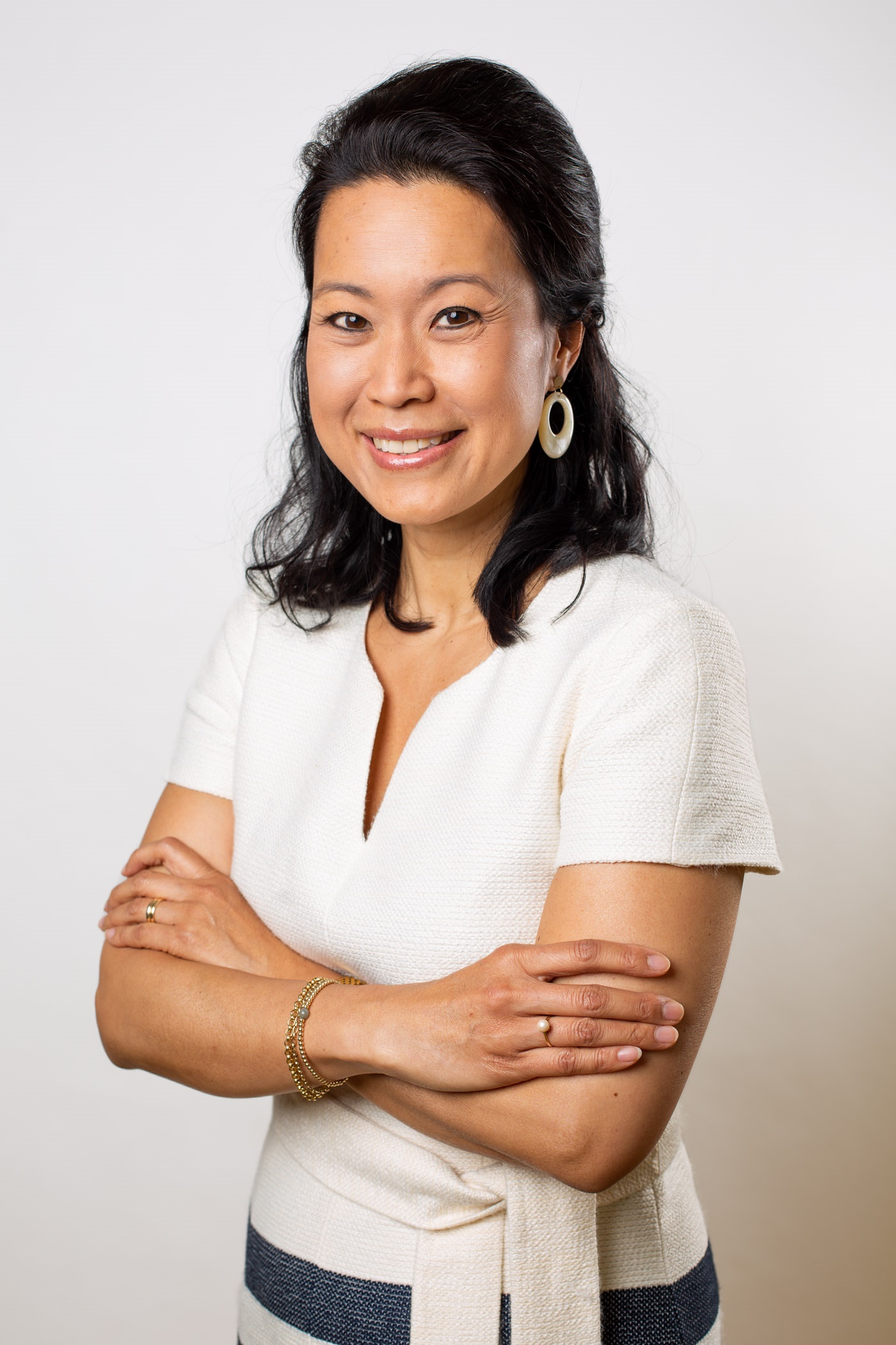 Ariani Stretton arbeidsmediator Mediator Ariani Stretton-Tjahjadi in Den Haag – arbeidsconflicten, zakelijke geschillen en samenwerkingsvraagstukken